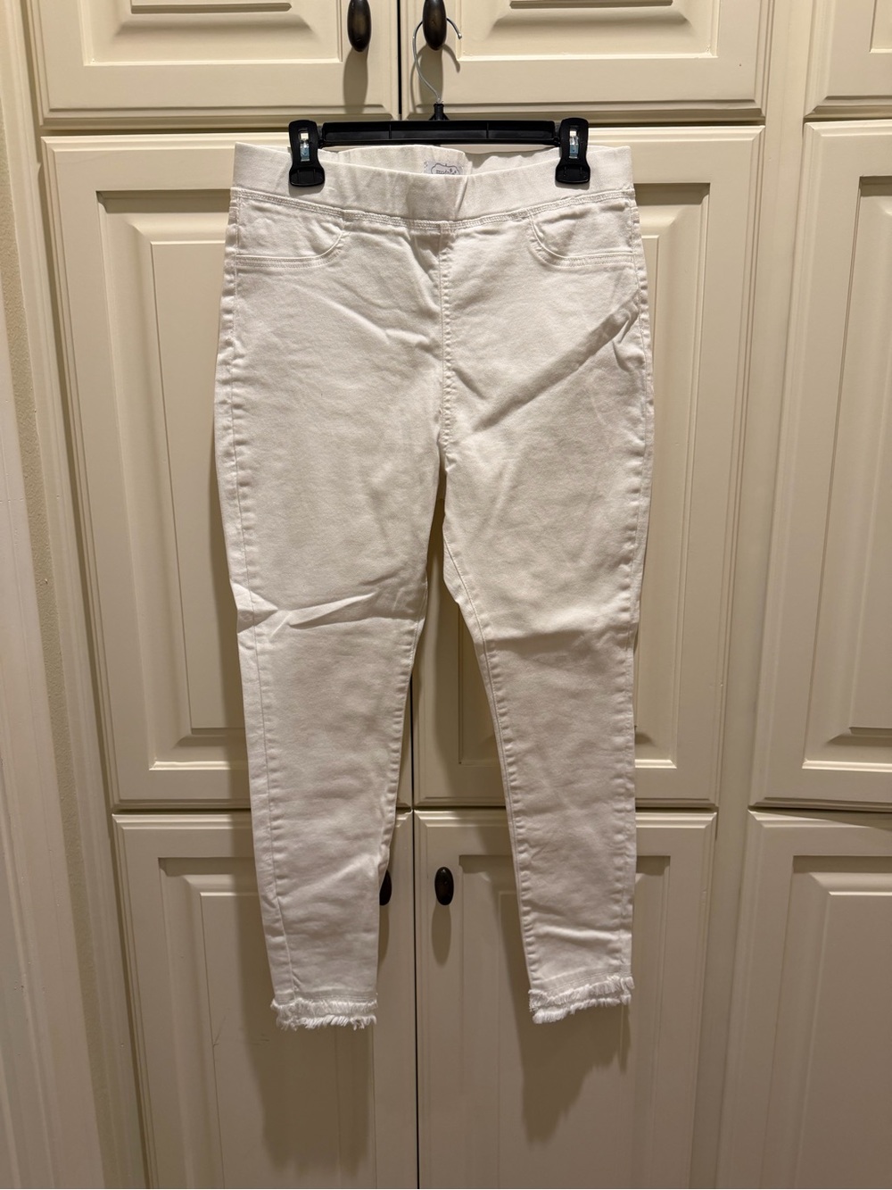 Mud Pie White Frayed Hem Women's Jeans